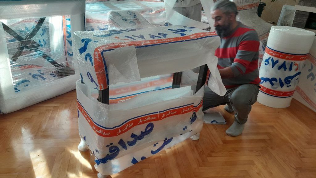 نحوه بسته بندی اثاثیه منزل توسط تیم صداقت بار